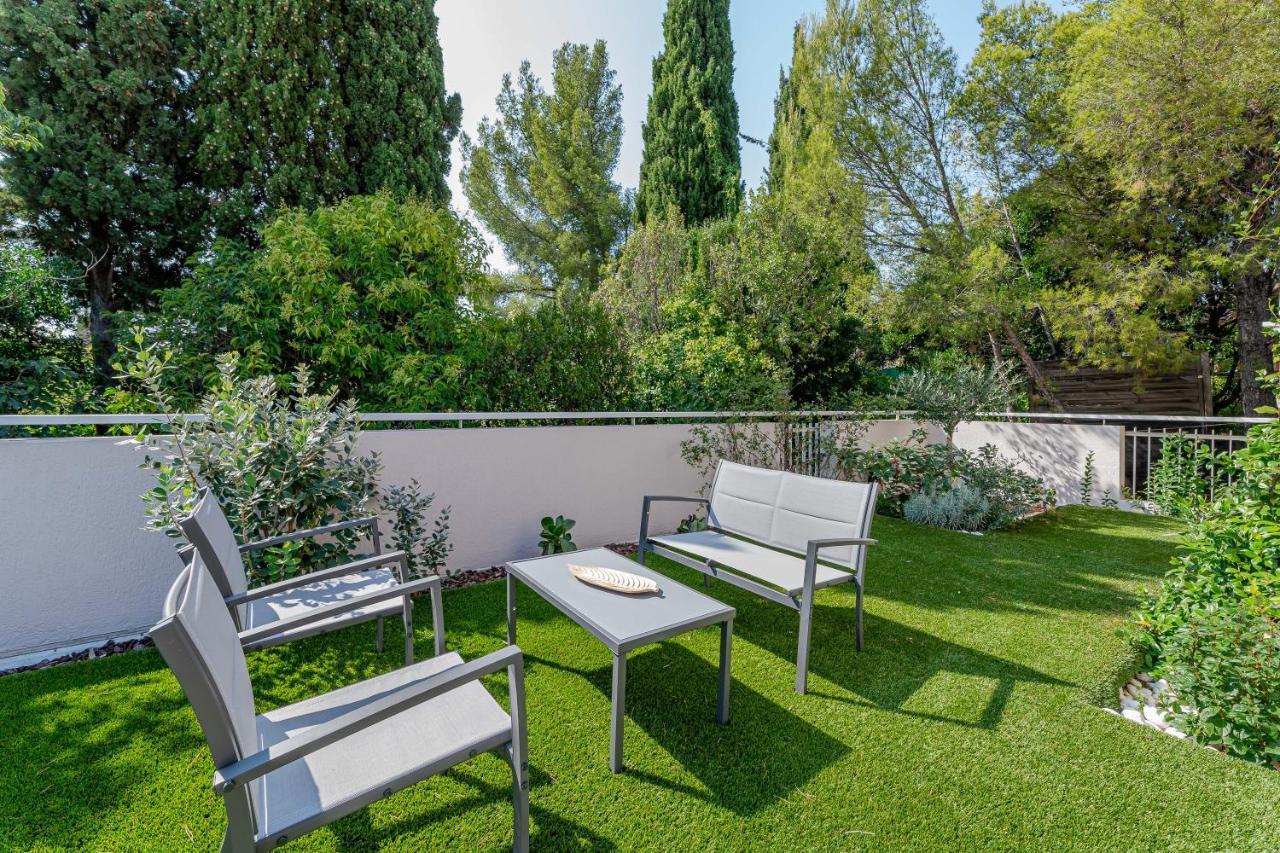 Le Canaio Upper Club Par Dodo-A-Cassis Luaran gambar